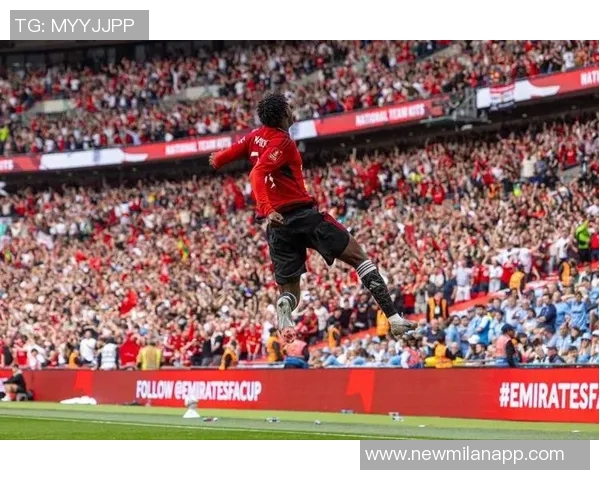 曼联解雇穆帅与滕哈赫的分手费揭秘总额达5490万镑