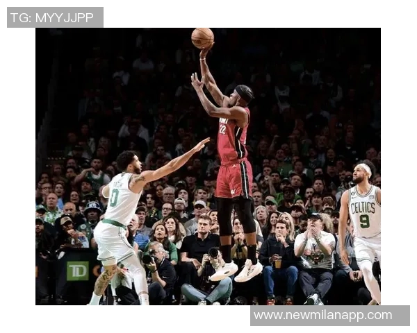 克洛尼首节表现惊艳4投3中砍下12分2篮板引领球队攻势